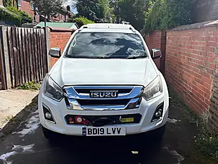 Used 2019 Isuzu D-Max Utha Pick-Up White - Interior and Exterior details 3