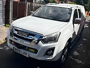 Used 2019 Isuzu D-Max Utha Pick-Up White - Interior and Exterior details 4