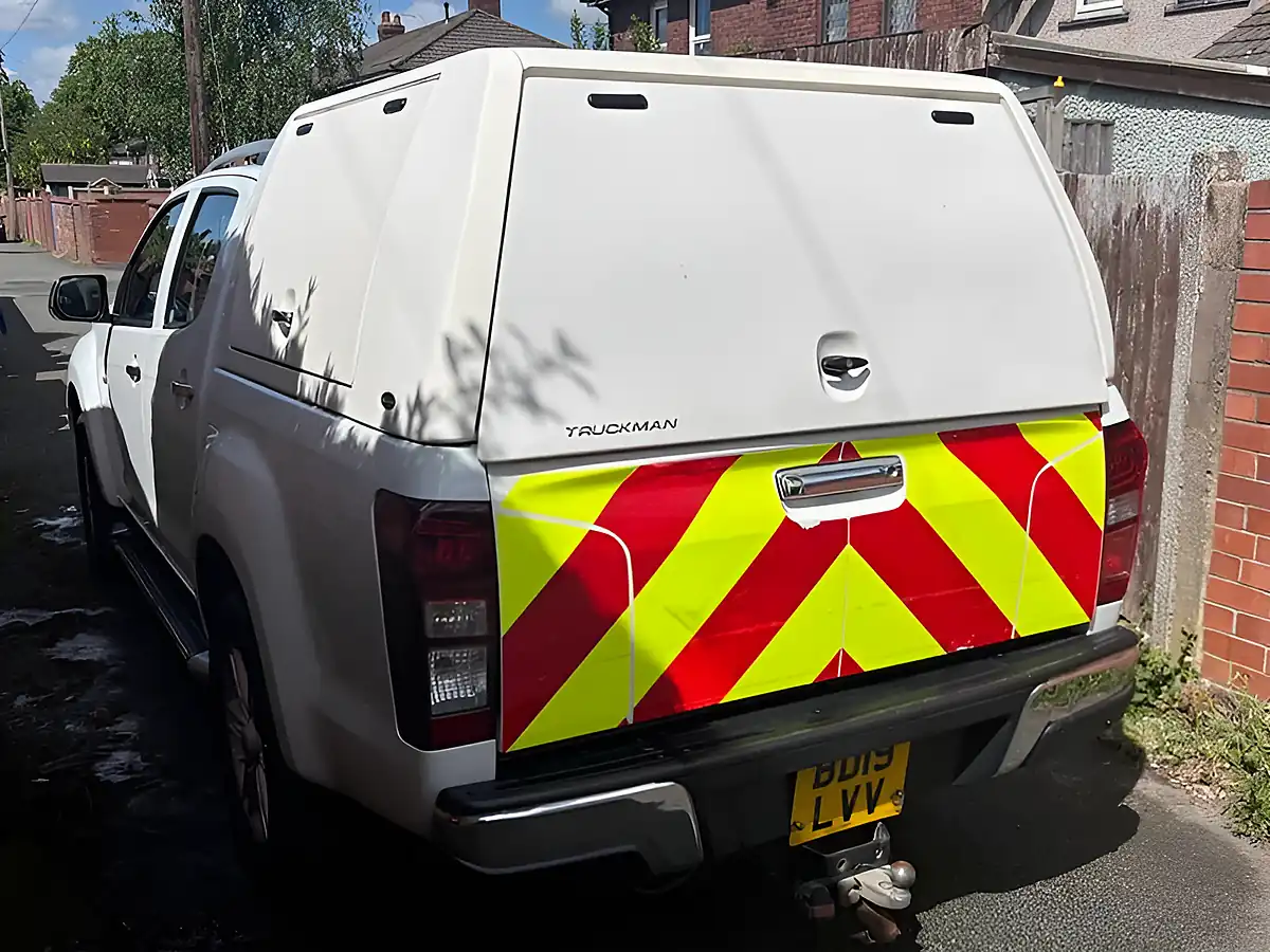 Used 2019 Isuzu D-Max Utha Pick-Up White - Interior and Exterior details 6