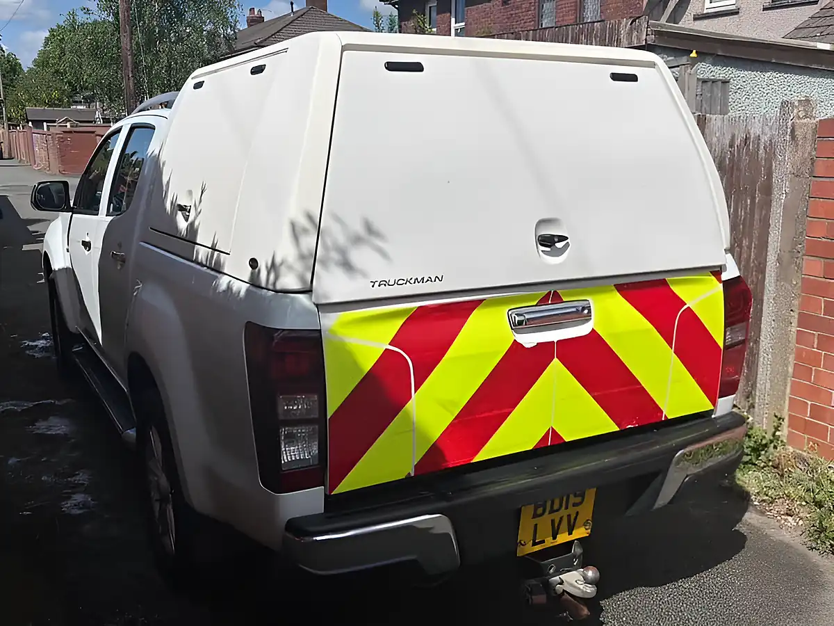 Used 2019 Isuzu D-Max Utha Pick-Up White - Interior and Exterior details 7