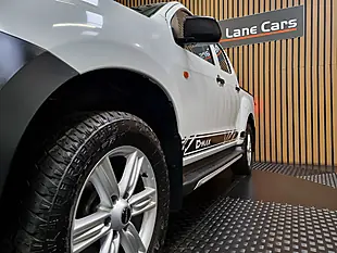 Used 2019 Isuzu D-Max Workman+ Splash White - Interior and Exterior details 14