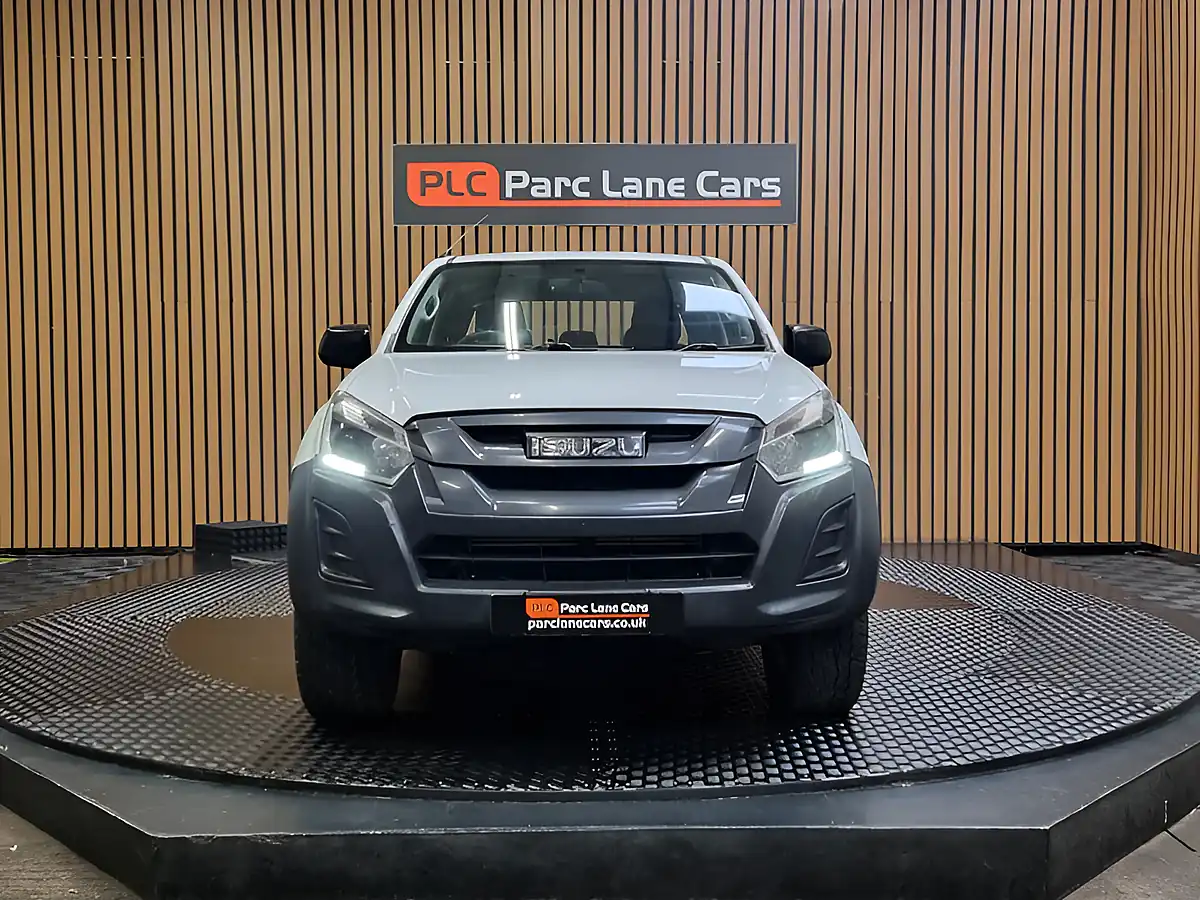 Used 2019 Isuzu D-Max Workman+ Splash White - Interior and Exterior details 3