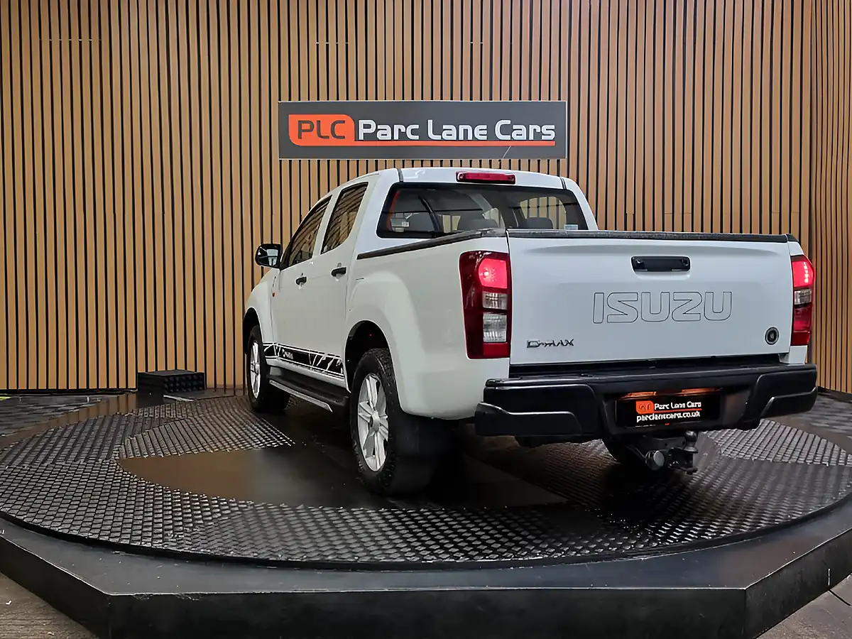 Used 2019 Isuzu D-Max Workman+ Splash White - Interior and Exterior details 8