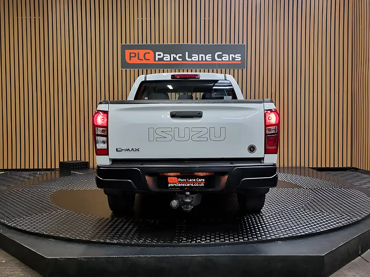 Used 2019 Isuzu D-Max Workman+ Splash White - Interior and Exterior details 9