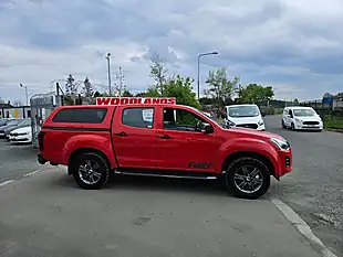 Used 2019 Isuzu D-Max Yukon Red - Interior and Exterior details 2