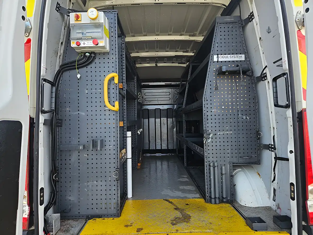 Used 2019 Iveco Daily 35S 3520 (business) White - Interior and Exterior details 10
