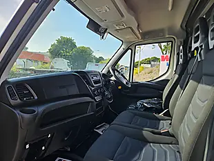 Used 2019 Iveco Daily 35S 3520 (business) White - Interior and Exterior details 12