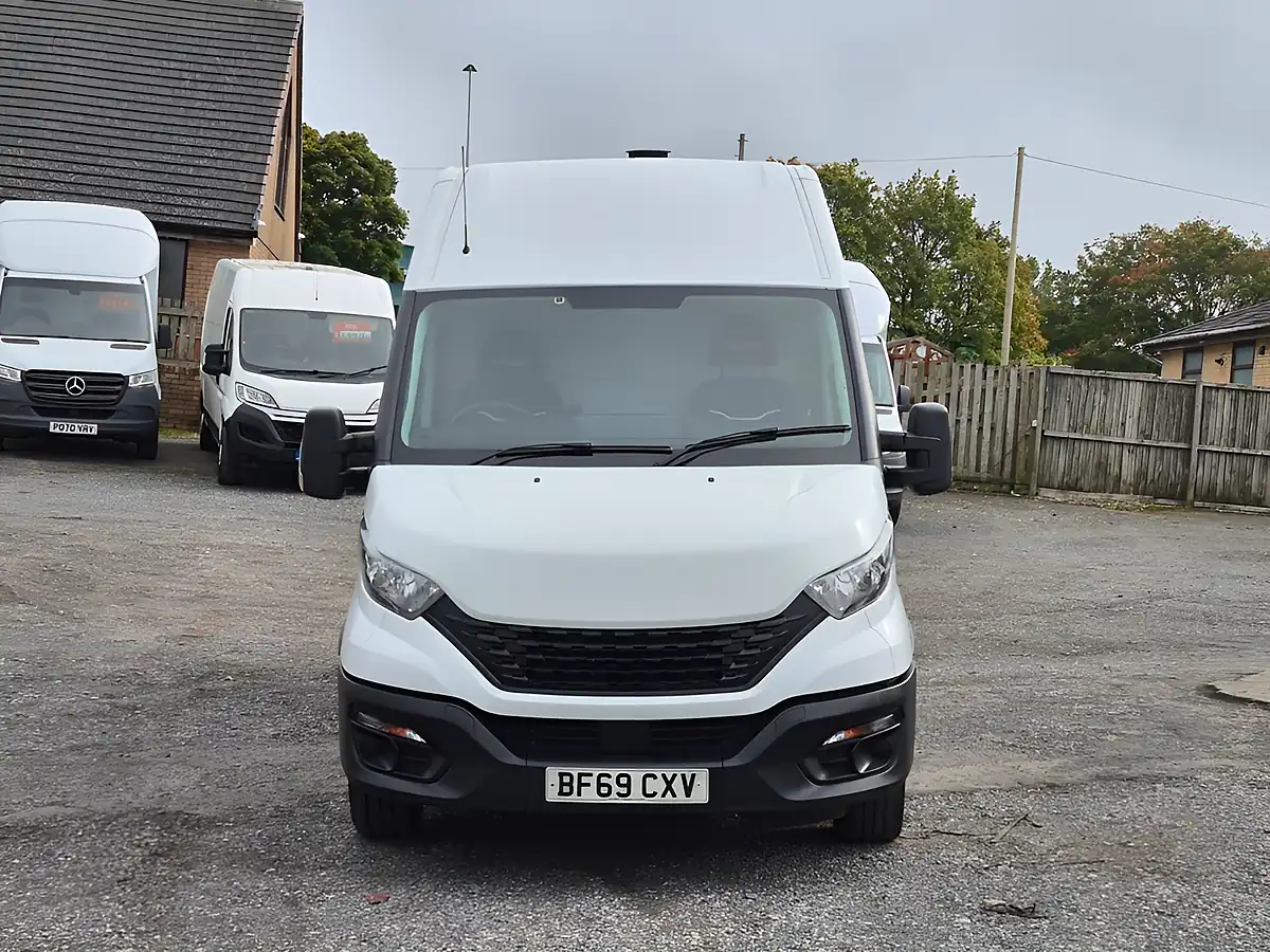 Used 2019 Iveco Daily 35S 3520 Mwb High Roof White - Interior and Exterior details 11