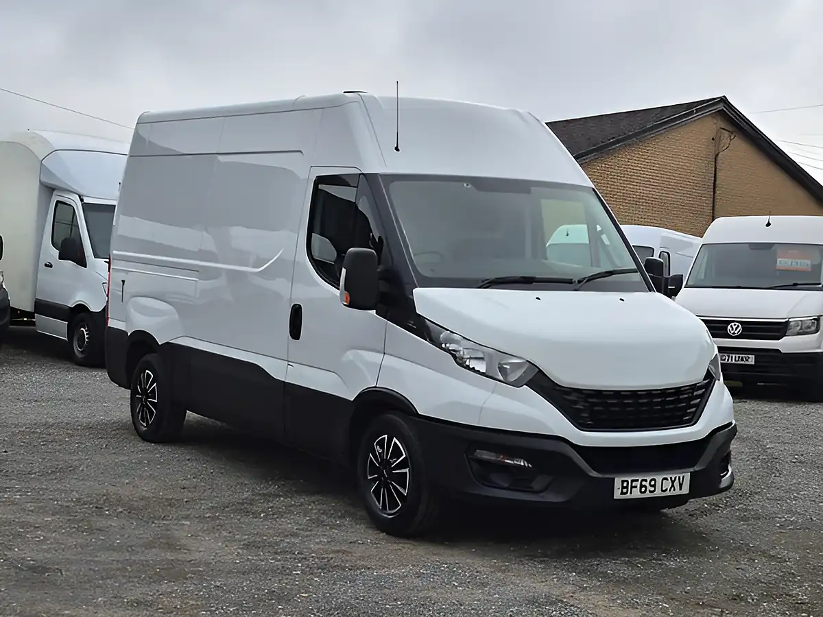 Used 2019 Iveco Daily 35S 3520 Mwb High Roof White - Interior and Exterior details 2