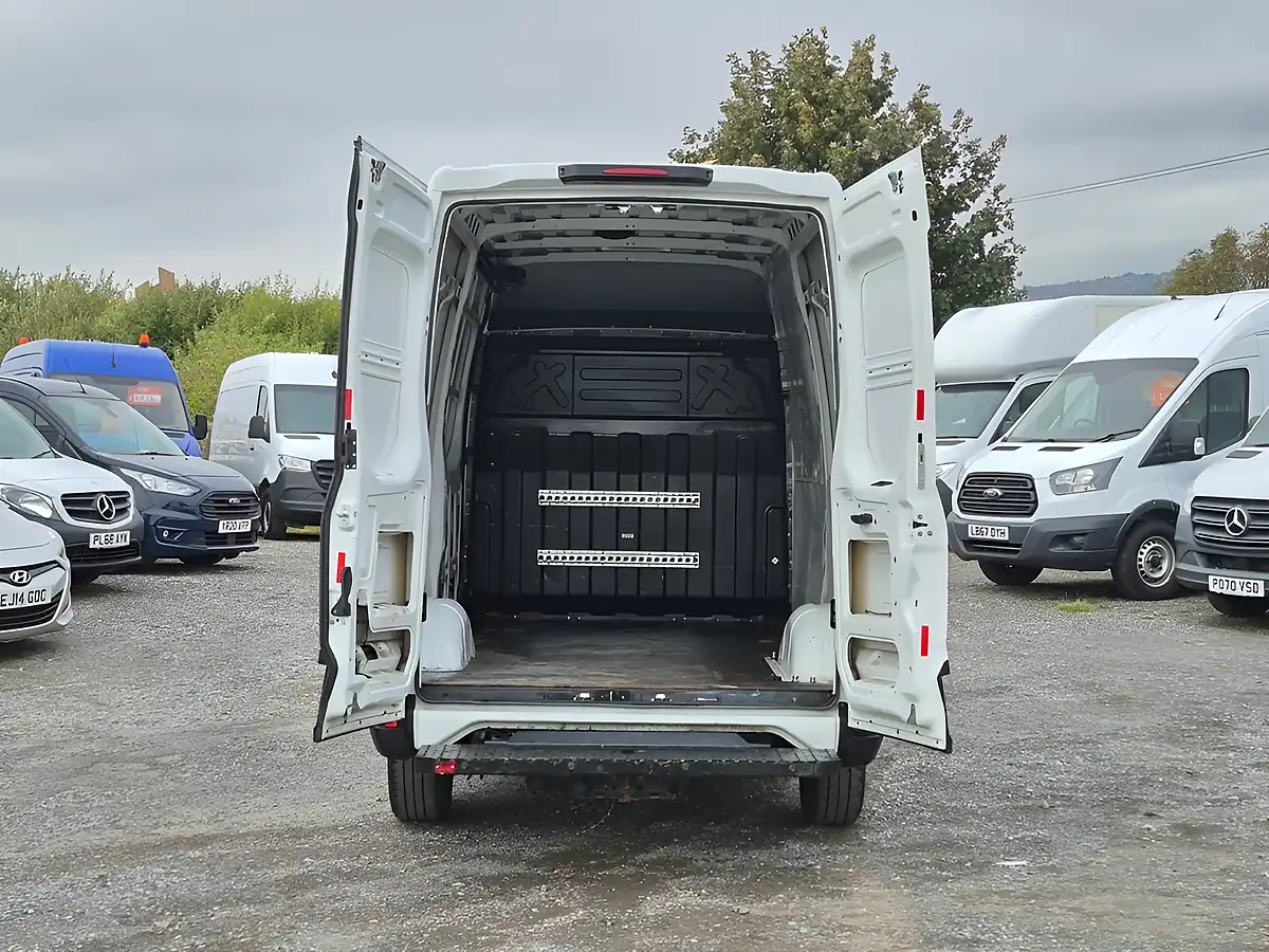 Used 2019 Iveco Daily 35S 3520 Mwb High Roof White - Interior and Exterior details 3