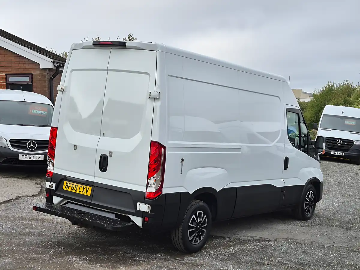 Used 2019 Iveco Daily 35S 3520 Mwb High Roof White - Interior and Exterior details 7