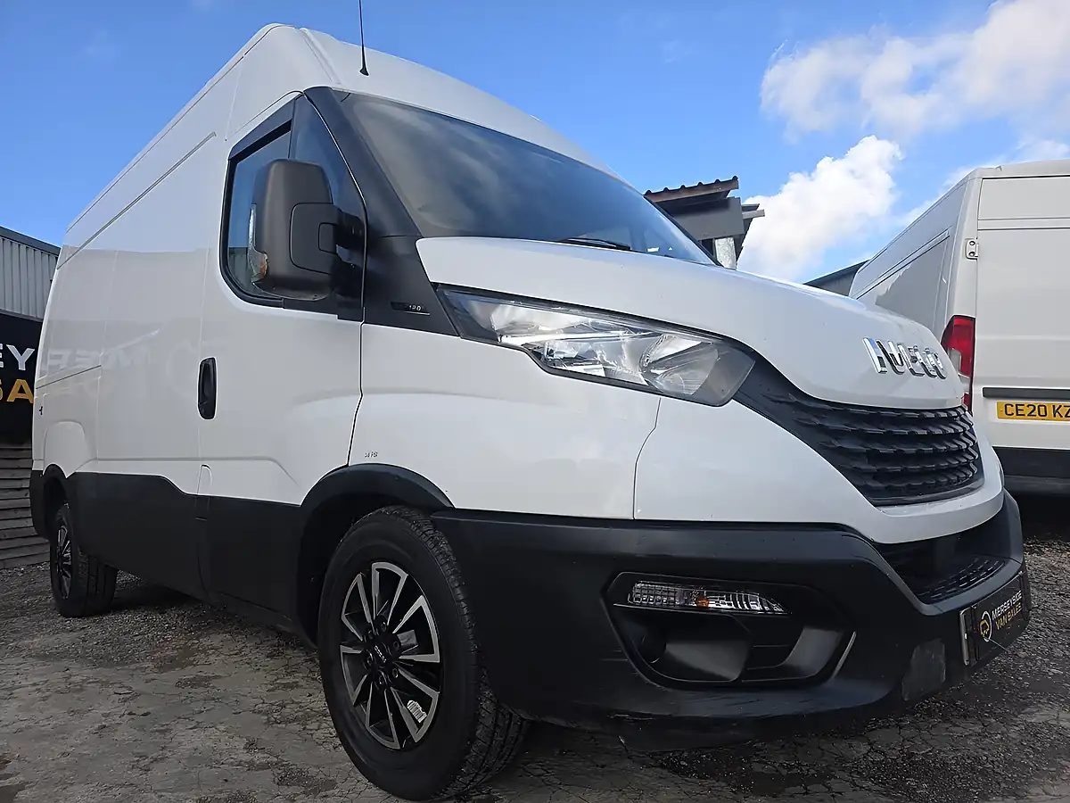 Used 2019 Iveco Daily 35S 3520 Panel Van White - Interior and Exterior details 7