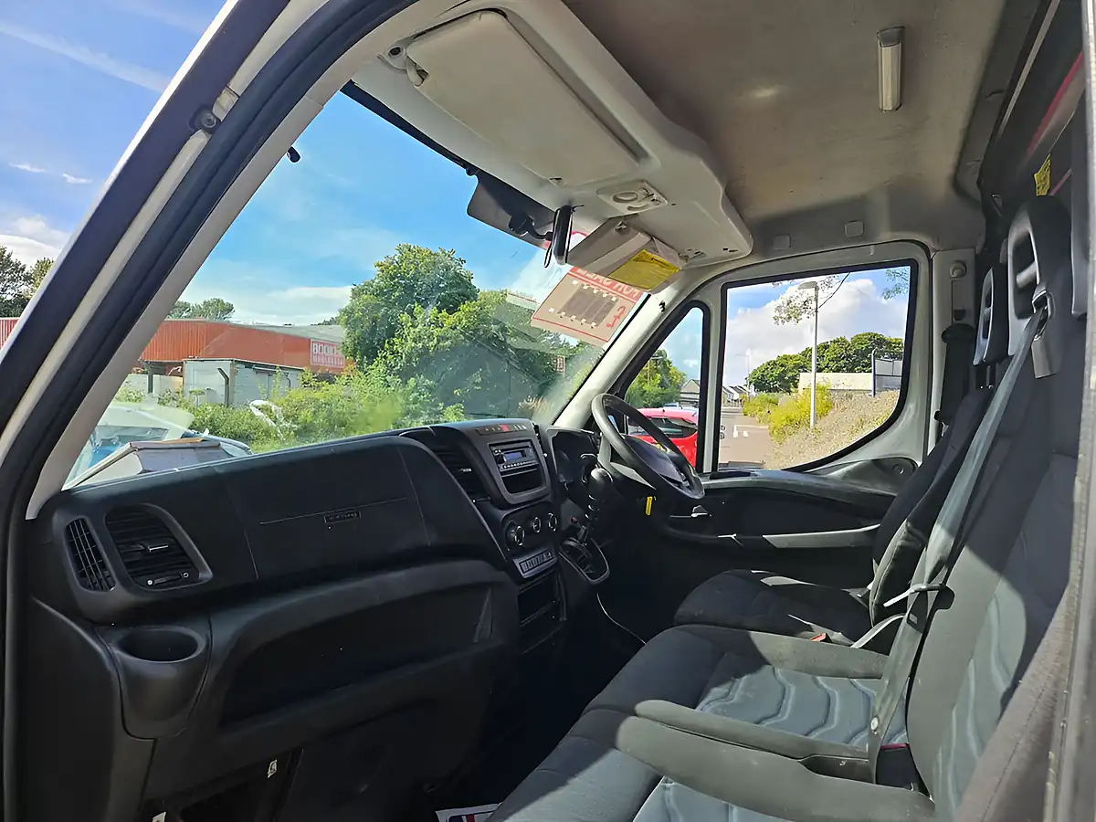 Used 2019 Iveco Daily 35S12V Mwb White - Interior and Exterior details 11