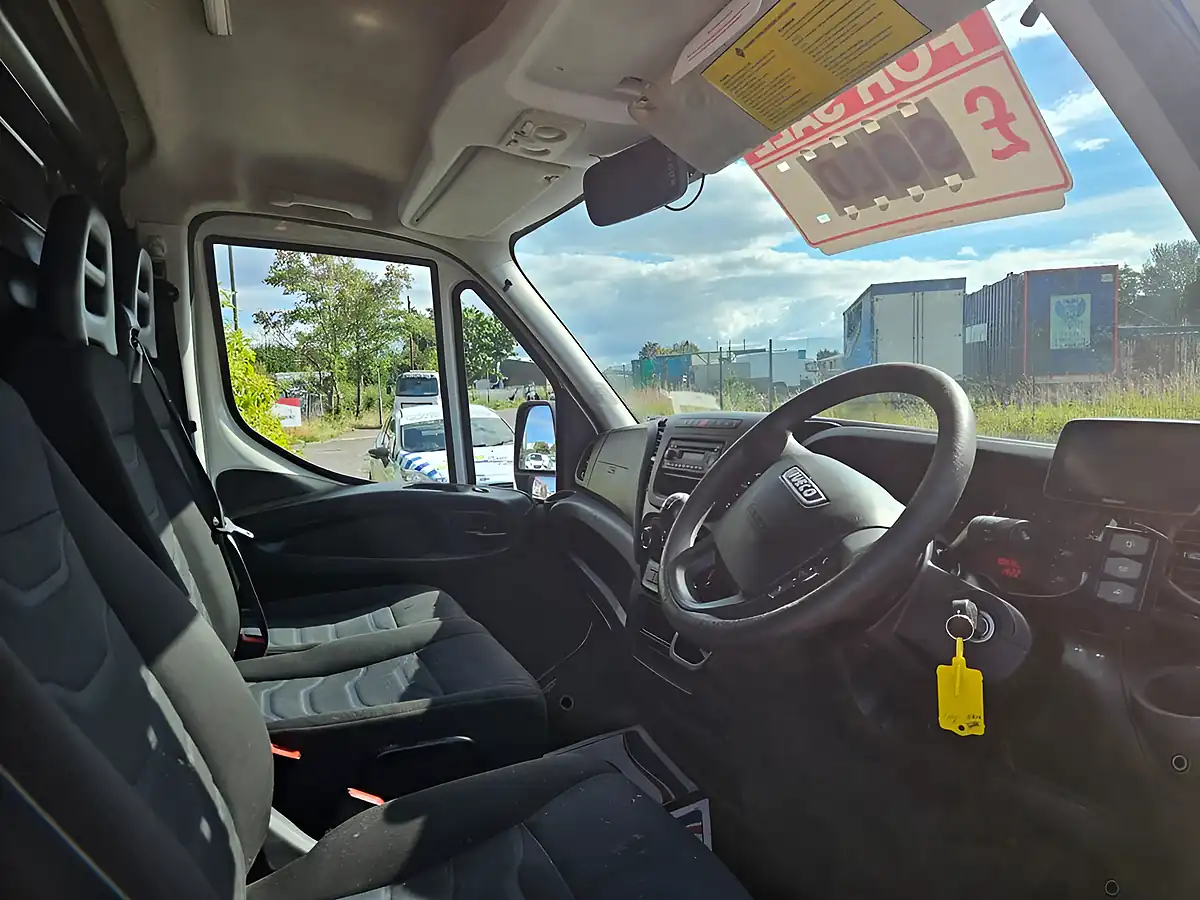 Used 2019 Iveco Daily 35S12V Mwb White - Interior and Exterior details 12