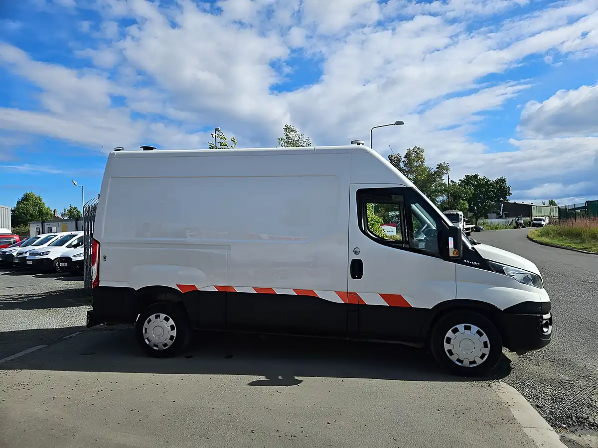 Used 2019 Iveco Daily 35S12V Mwb White - Interior and Exterior details 2