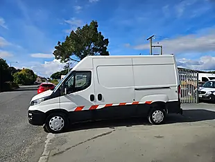 Used 2019 Iveco Daily 35S12V Mwb White - Interior and Exterior details 5