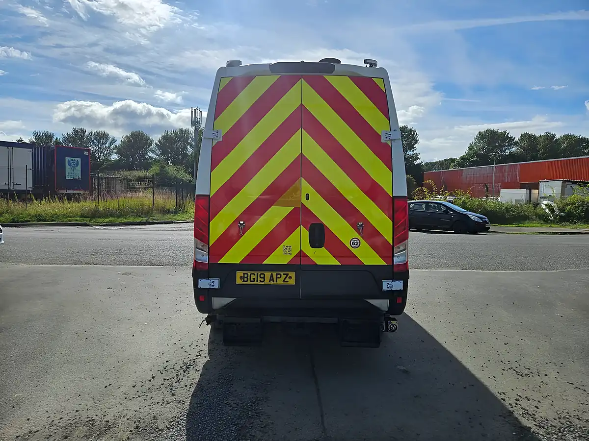 Used 2019 Iveco Daily 35S12V Mwb White - Interior and Exterior details 7