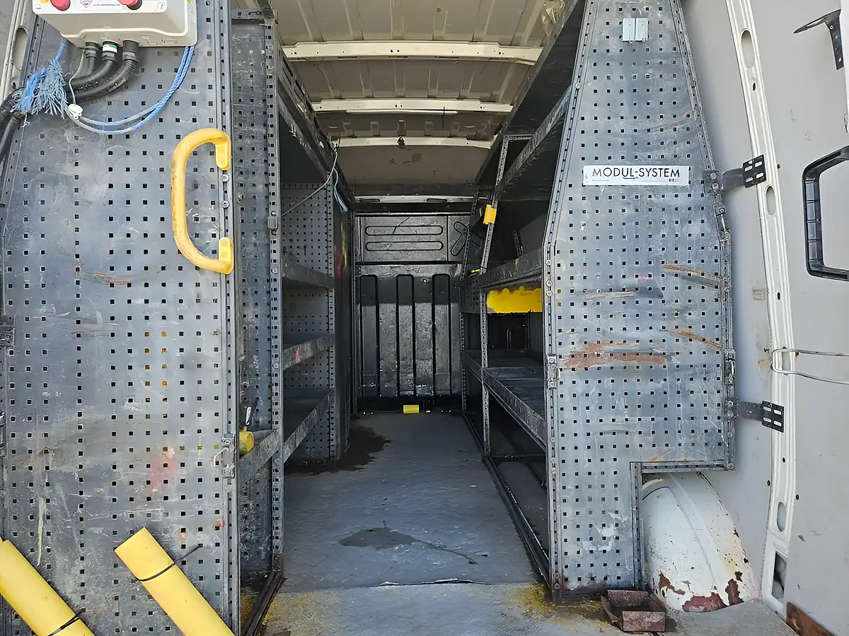 Used 2019 Iveco Daily 35S12V Mwb White - Interior and Exterior details 9