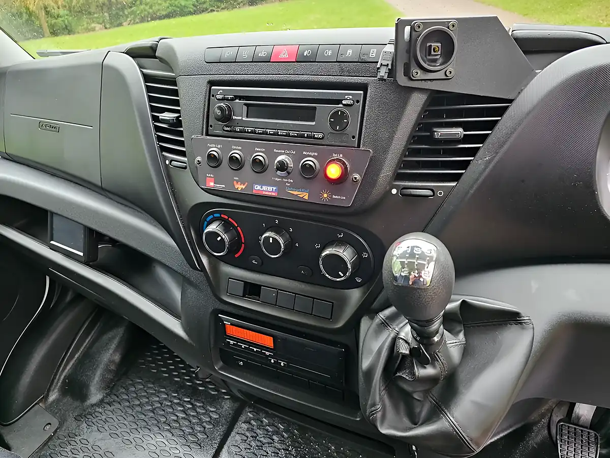Used 2019 Iveco Daily 70C18D Dropside White - Interior and Exterior details 13