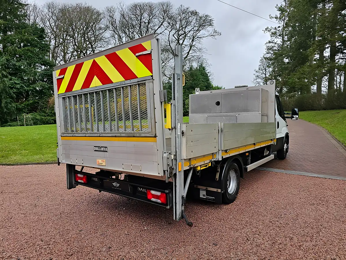 Used 2019 Iveco Daily 70C18D Dropside White - Interior and Exterior details 4
