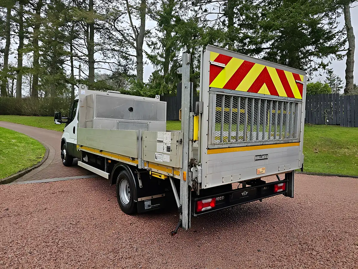 Used 2019 Iveco Daily 70C18D Dropside White - Interior and Exterior details 6