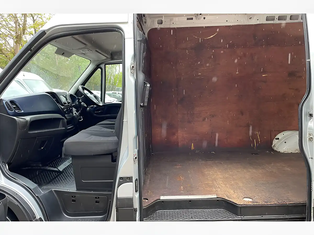 Used 2019 Iveco Daily Business 35S 3520 White - Interior and Exterior details 20