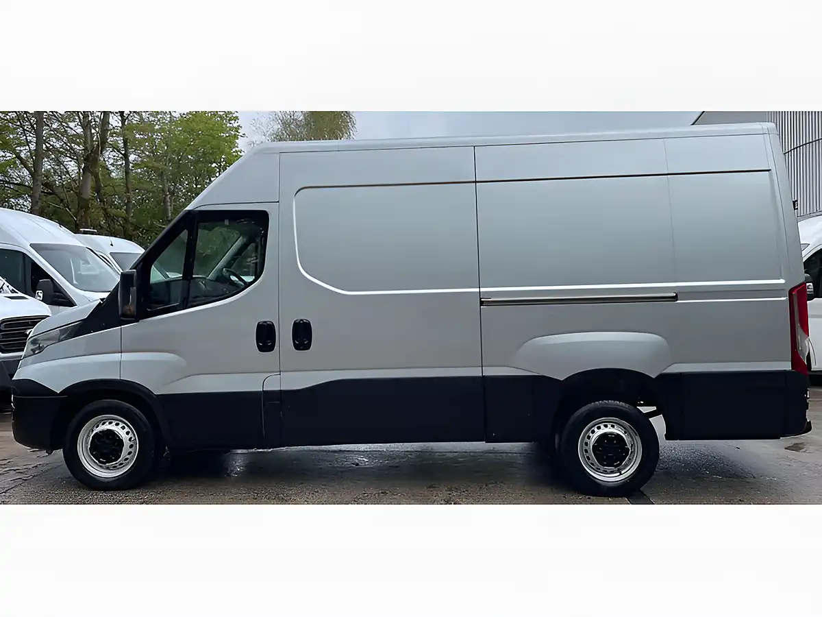 Used 2019 Iveco Daily Business 35S 3520 White - Interior and Exterior details 4