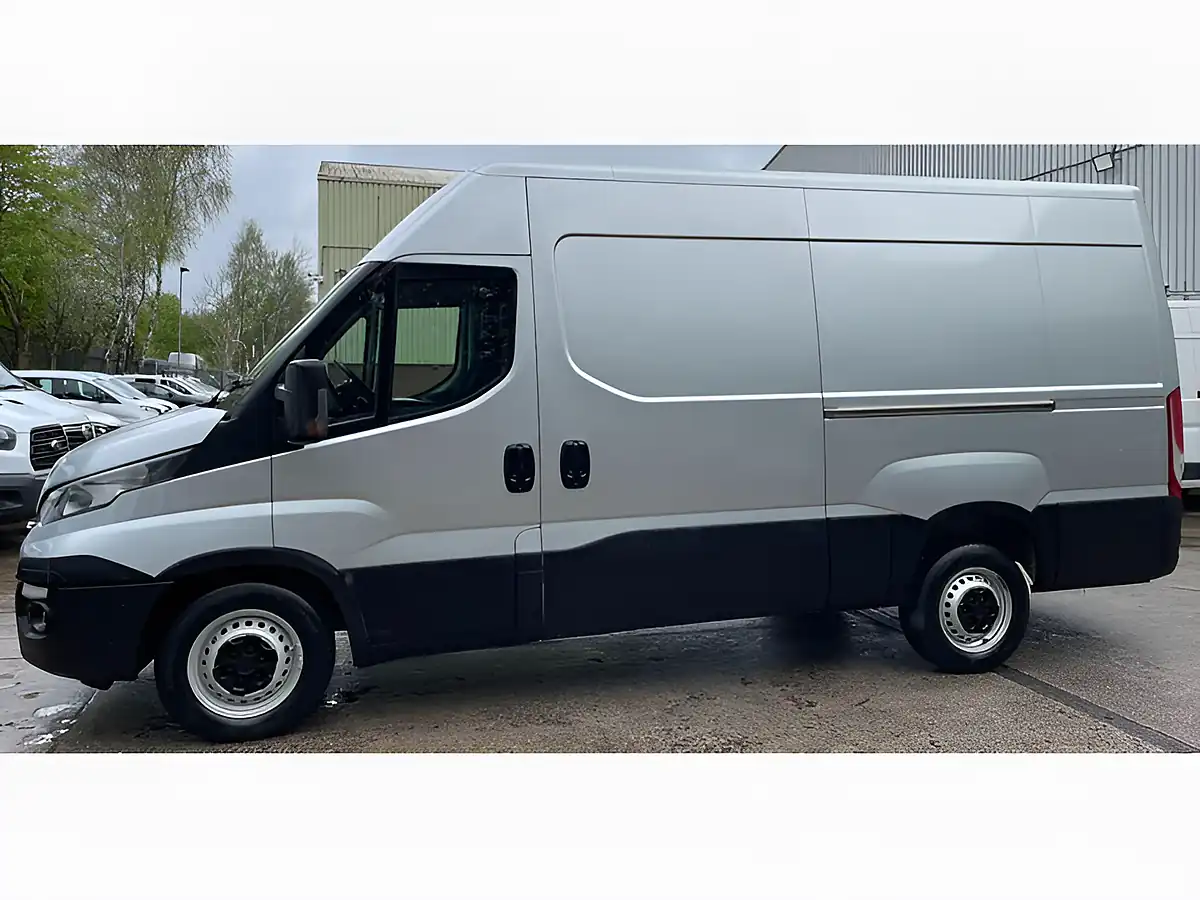 Used 2019 Iveco Daily Business 35S 3520 White - Interior and Exterior details 7