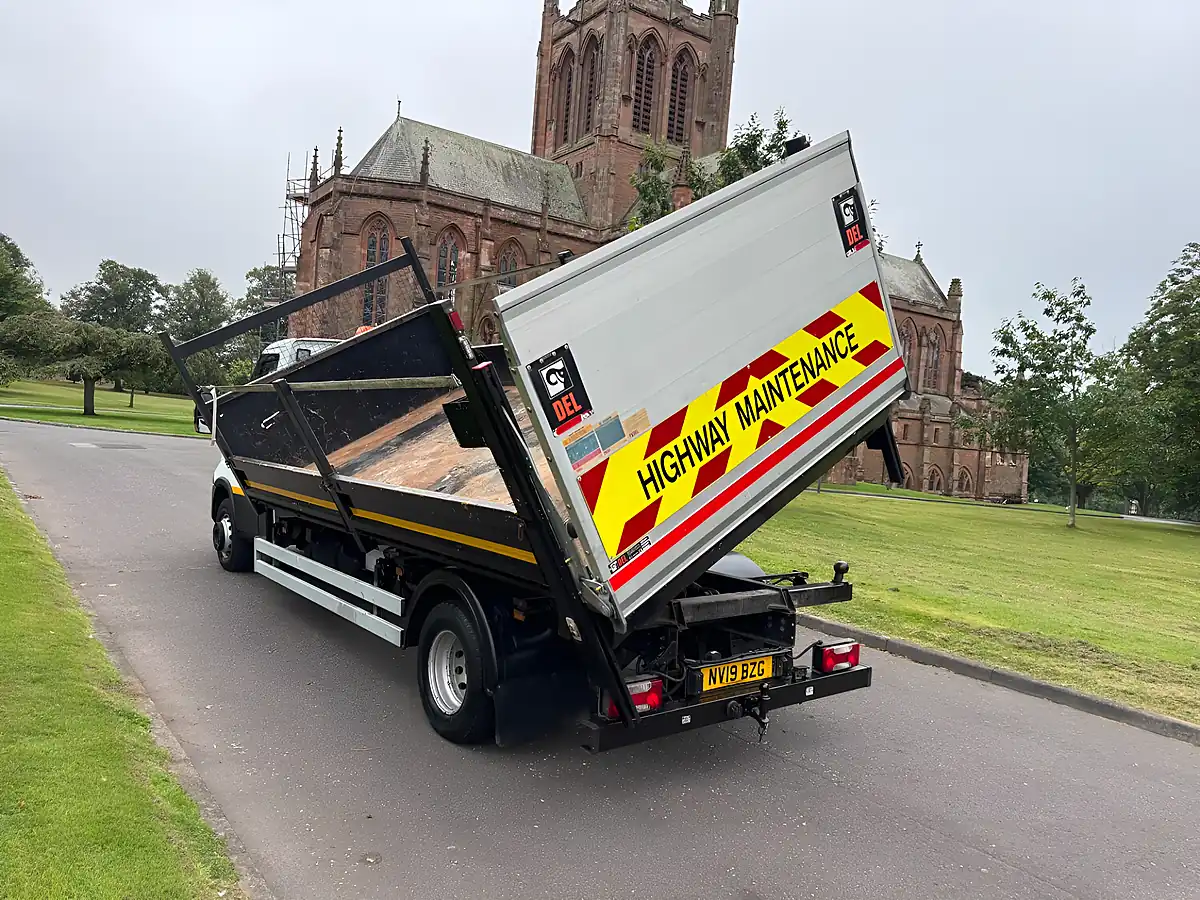 Used 2019 Iveco Daily Dropside / Tipper White - Interior and Exterior details 5