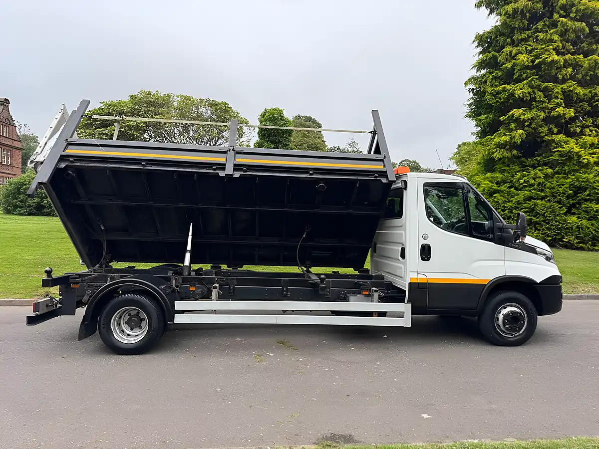 Used 2019 Iveco Daily Dropside / Tipper White - Interior and Exterior details 8