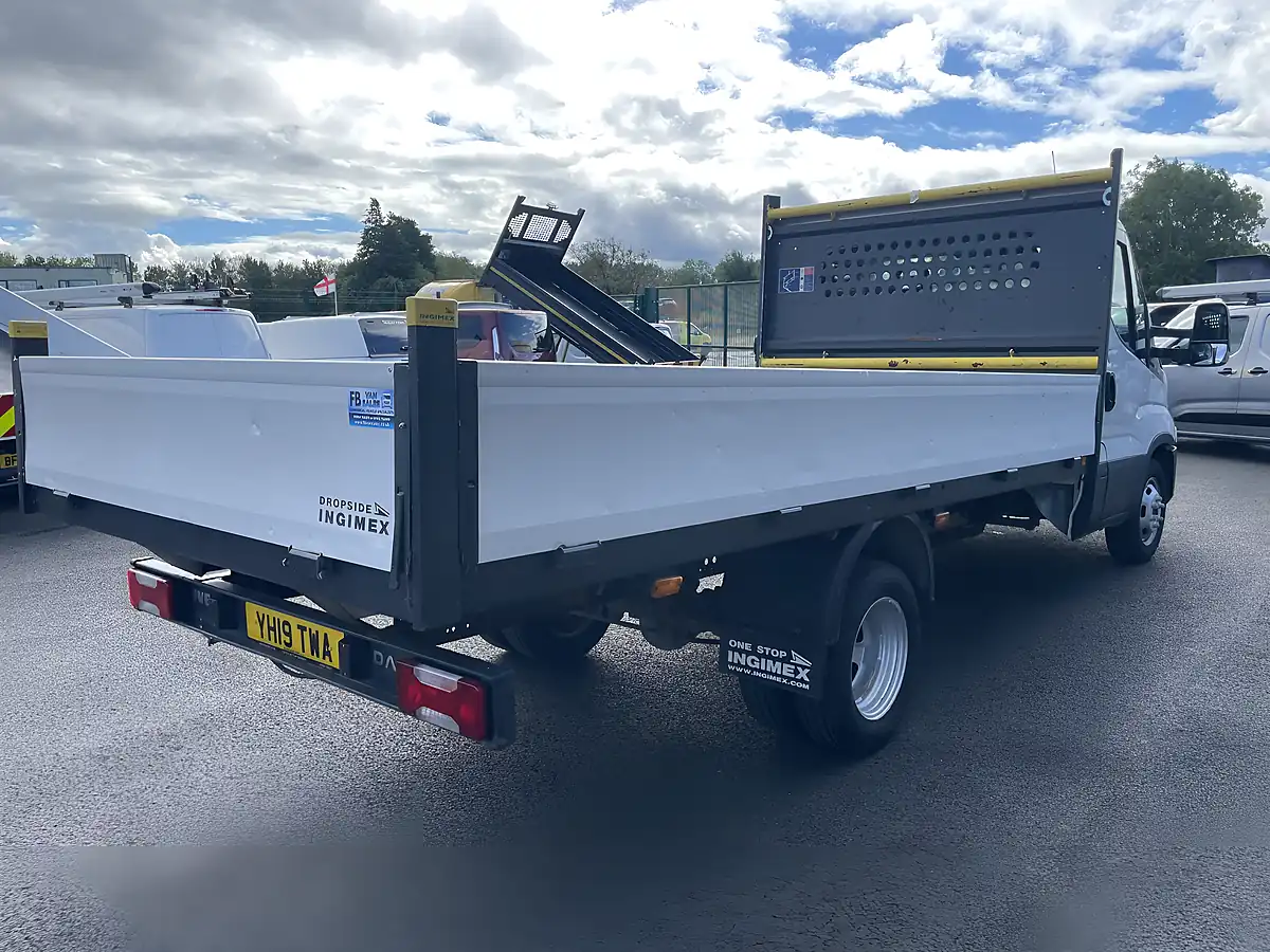 Used 2019 Iveco Daily Dropside White - Interior and Exterior details 4