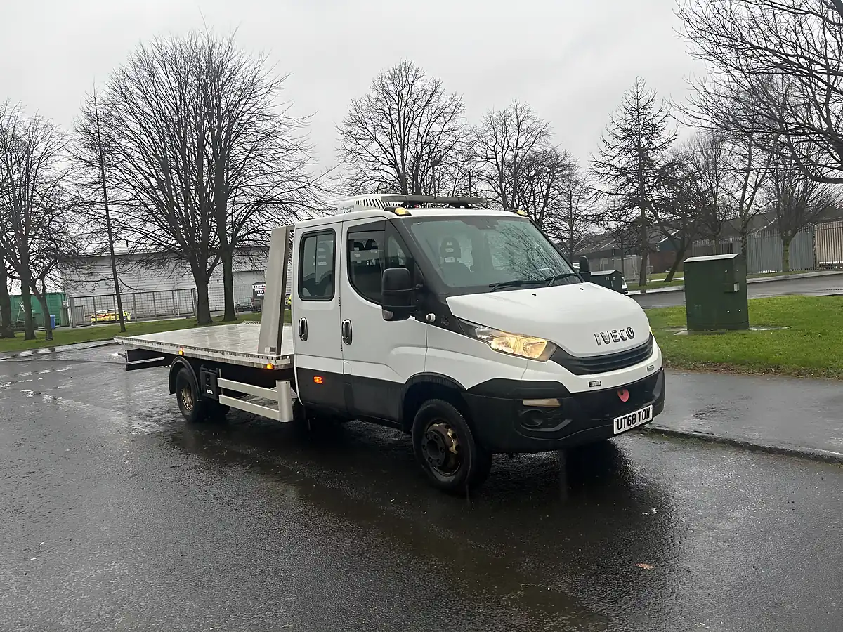 Used 2019 Iveco Daily White - Interior and Exterior details 4