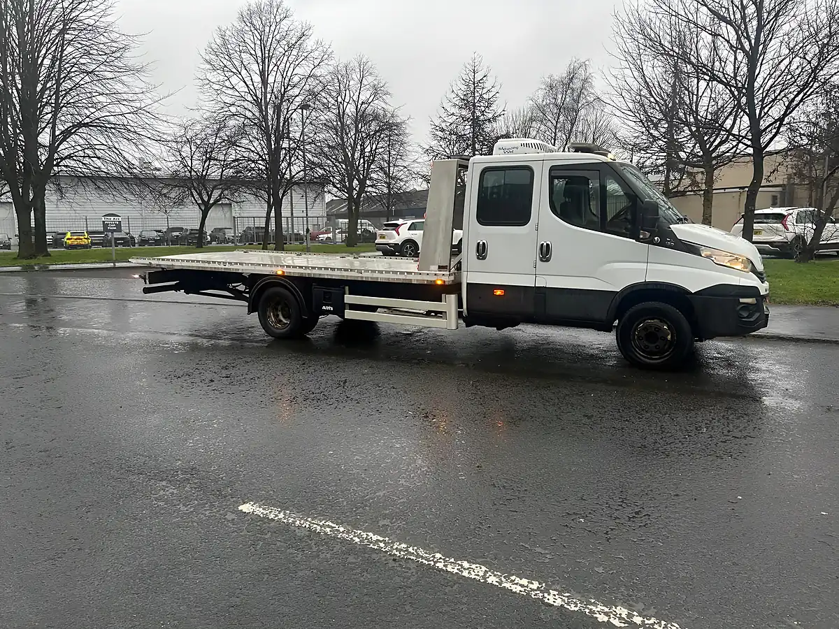 Used 2019 Iveco Daily White - Interior and Exterior details 5