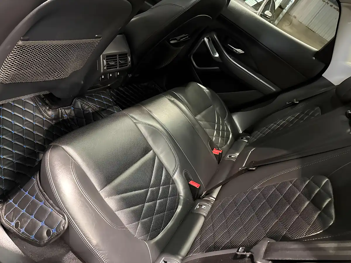 Used 2019 Jaguar E-Pace Hse Blue - Interior and Exterior details 15