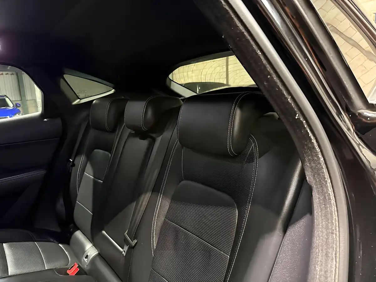 Used 2019 Jaguar E-Pace R-Dynamic Hse Black - Interior and Exterior details 15