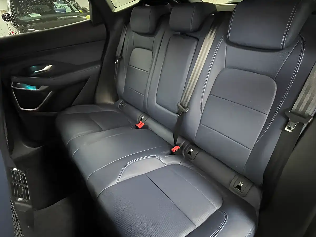 Used 2019 Jaguar E-Pace R-Dynamic Hse Black - Interior and Exterior details 15