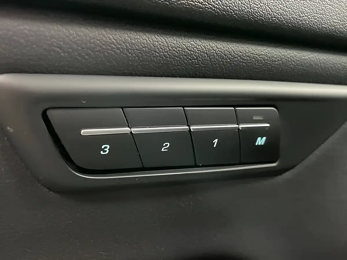 Used 2019 Jaguar E-Pace R-Dynamic Hse Corris Grey - Interior and Exterior details 14