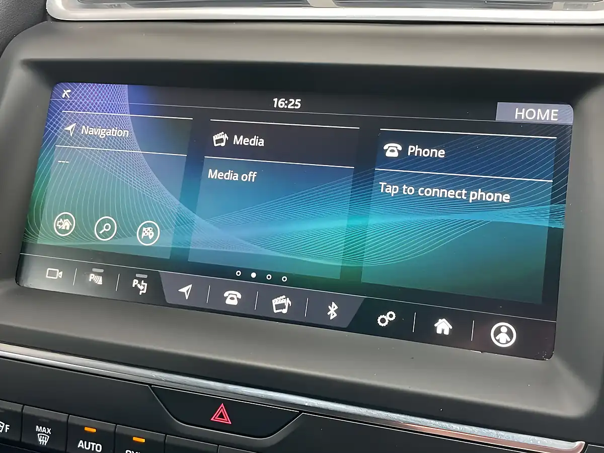 Used 2019 Jaguar E-Pace R-Dynamic Hse Firenze Red - Interior and Exterior details 18