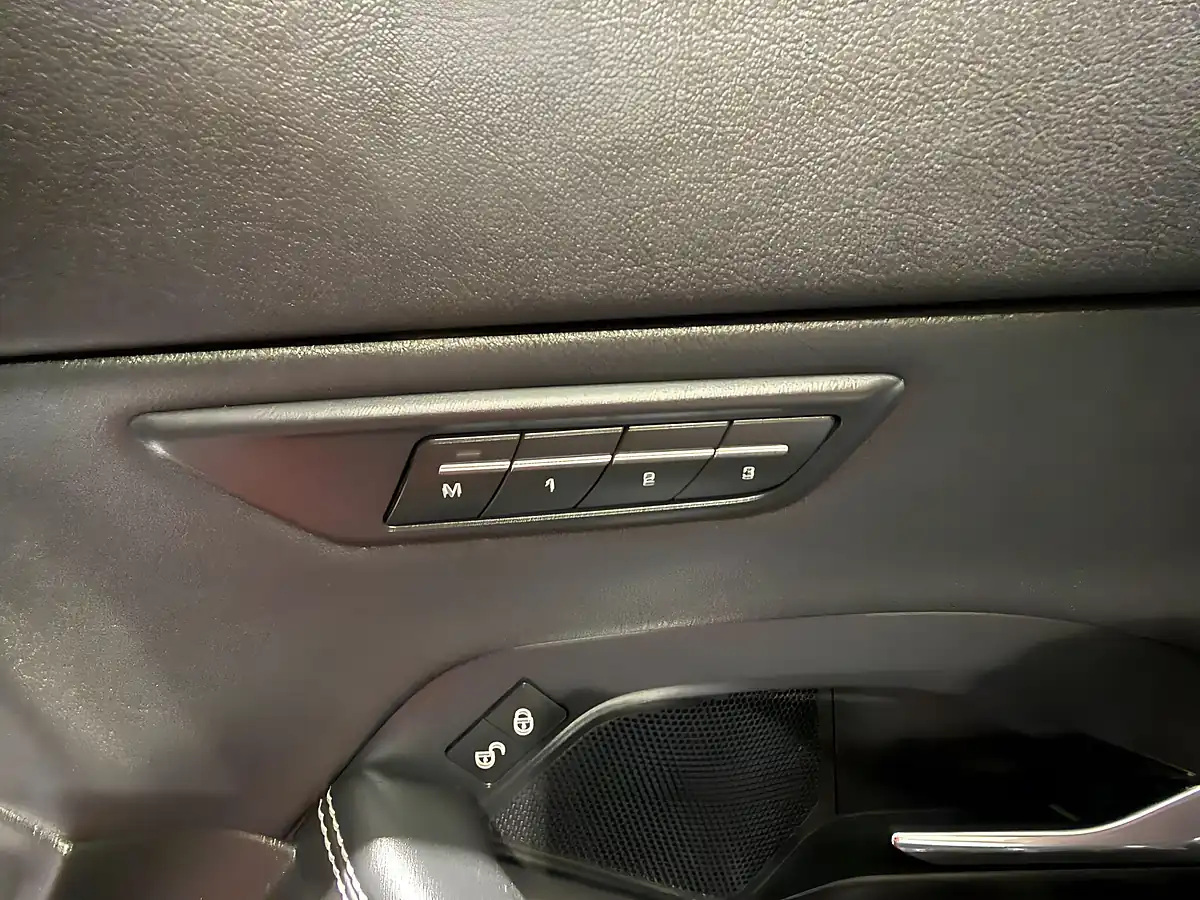 Used 2019 Jaguar E-Pace R-Dynamic Hse Red - Interior and Exterior details 16