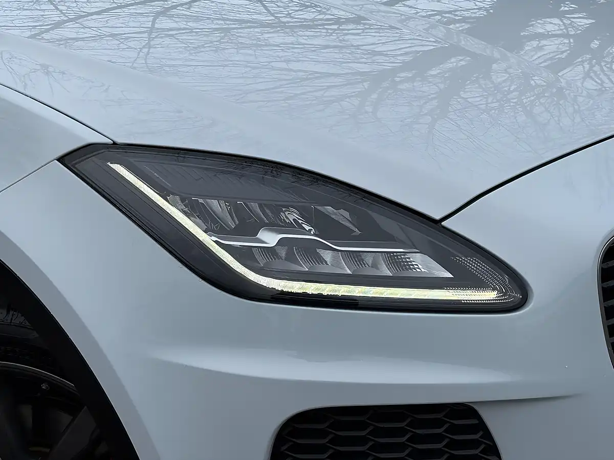 Used 2019 Jaguar E-Pace R-Dynamic Hse White - Interior and Exterior details 13