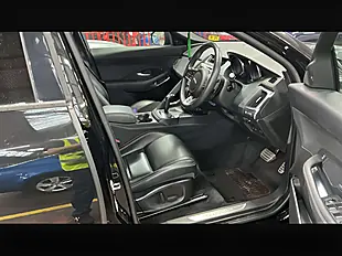 Used 2019 Jaguar E-Pace R-Dynamic S Santorini Black - Interior and Exterior details 11