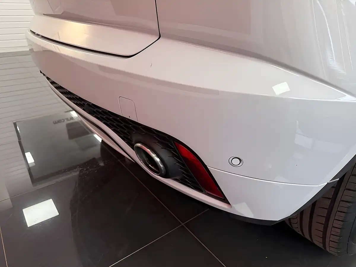 Used 2019 Jaguar E-Pace R-Dynamic S White - Interior and Exterior details 8