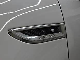 Used 2019 Jaguar E-Pace R-Dynamic S White - Interior and Exterior details 11