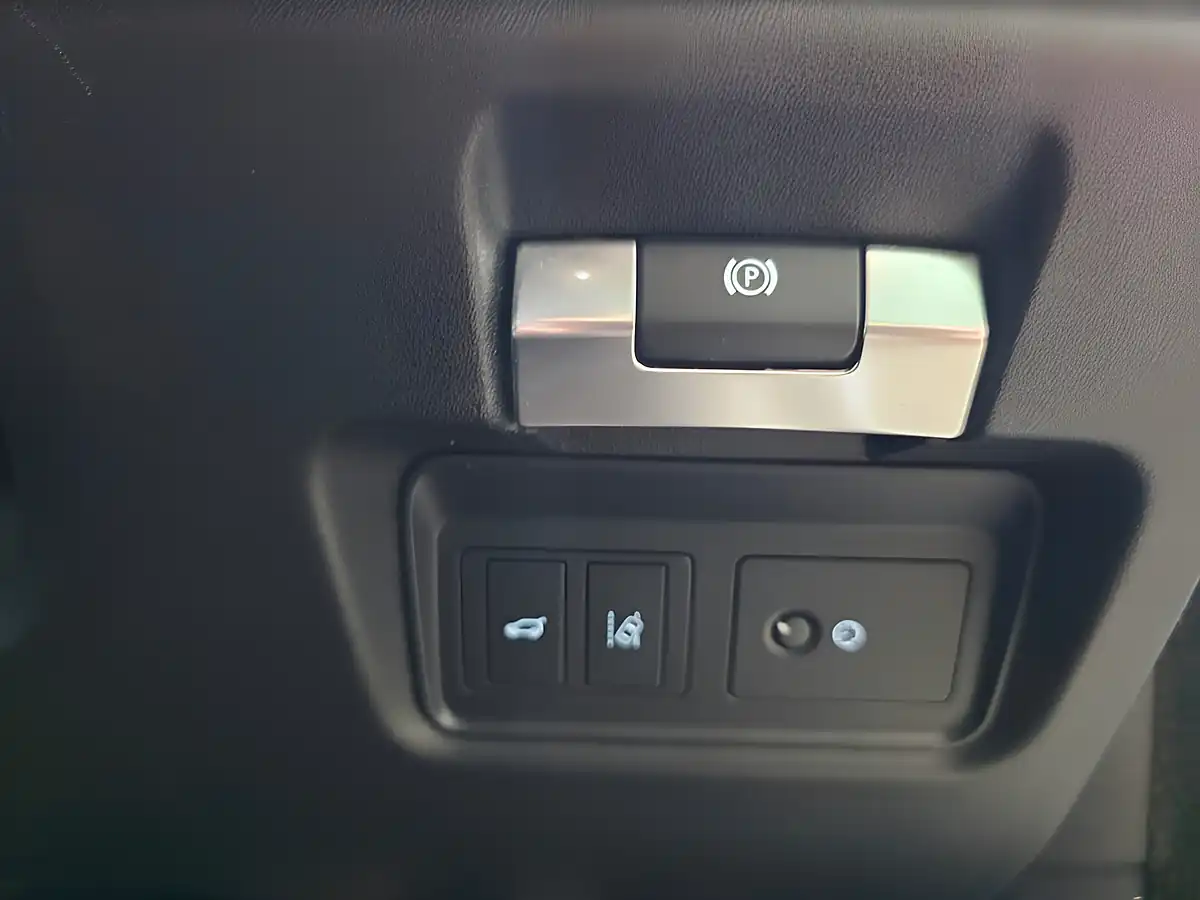 Used 2019 Jaguar E-Pace R-Dynamic S White - Interior and Exterior details 18