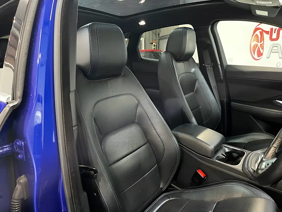 Used 2019 Jaguar E-Pace R-Dynamic Se Blue - Interior and Exterior details 10