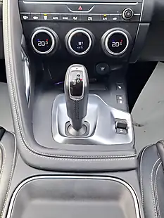 Used 2019 Jaguar E-Pace R-Dynamic Se Blue - Interior and Exterior details 9