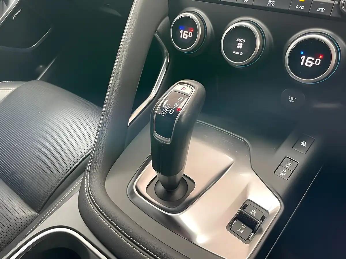 Used 2019 Jaguar E-Pace R-Dynamic Se Caldera Red - Interior and Exterior details 20
