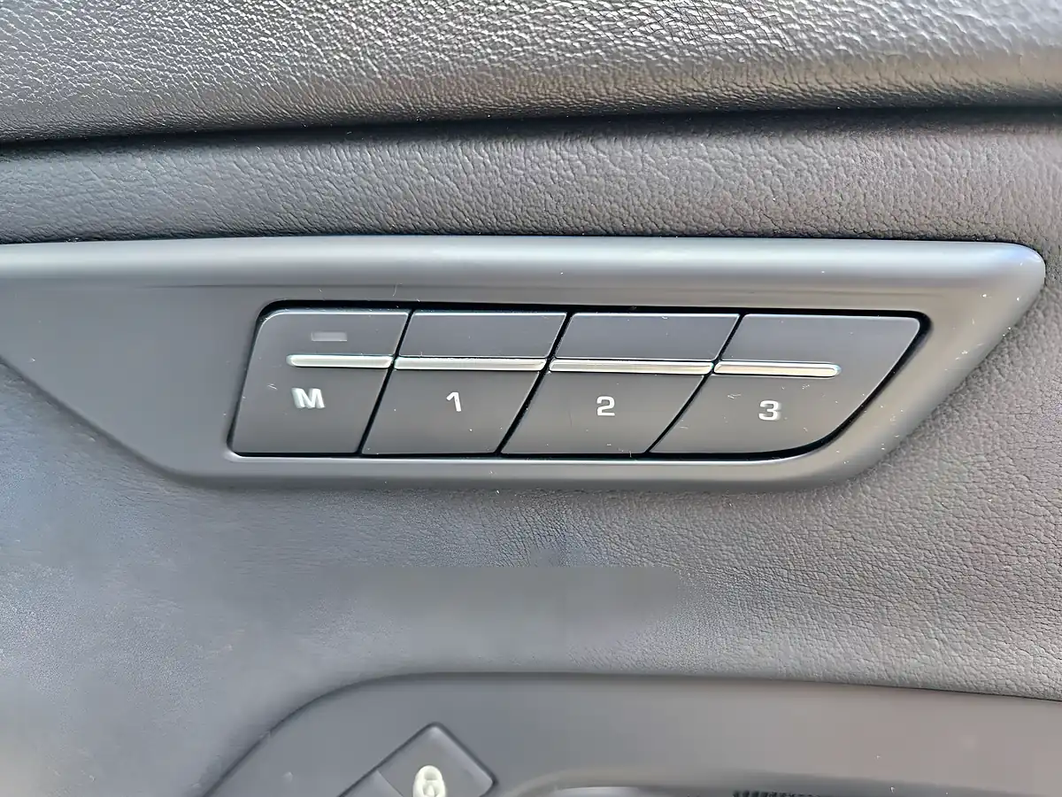 Used 2019 Jaguar E-Pace R-Dynamic Se Grey - Interior and Exterior details 20