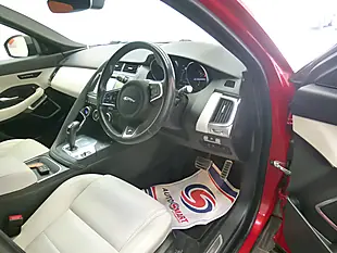 Used 2019 Jaguar E-Pace R-Dynamic Se Red Metallic - Interior and Exterior details 13