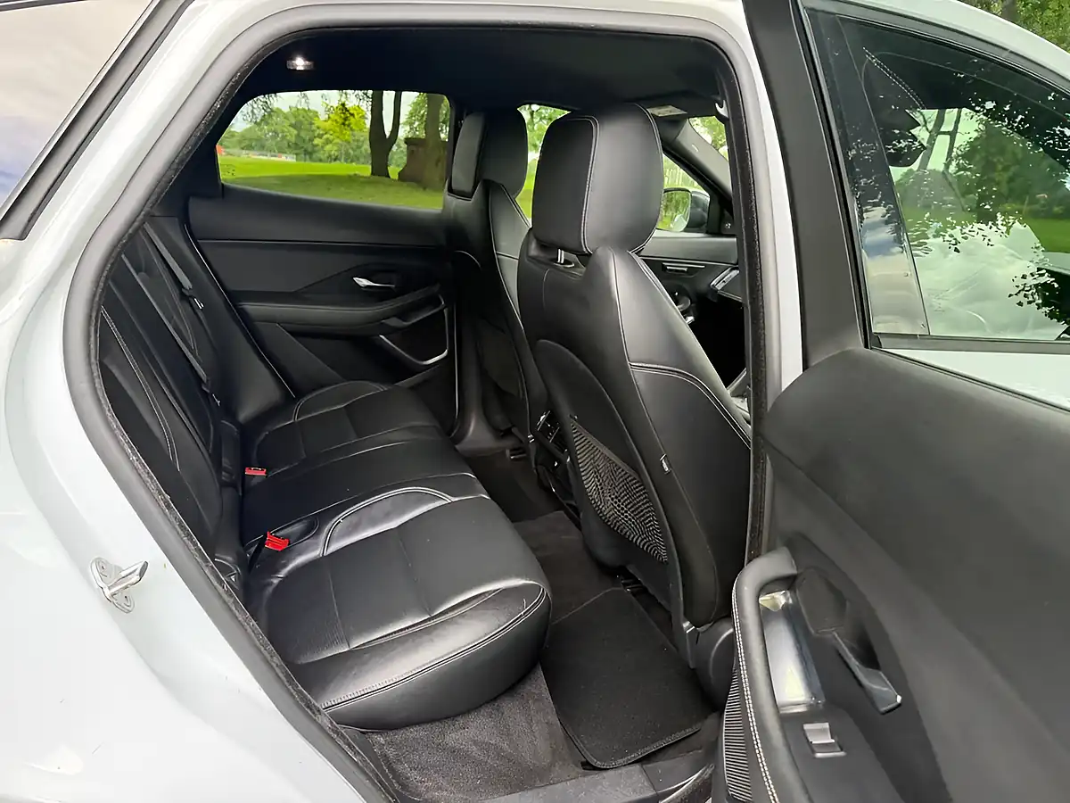 Used 2019 Jaguar E-Pace R-Dynamic Se White - Interior and Exterior details 14